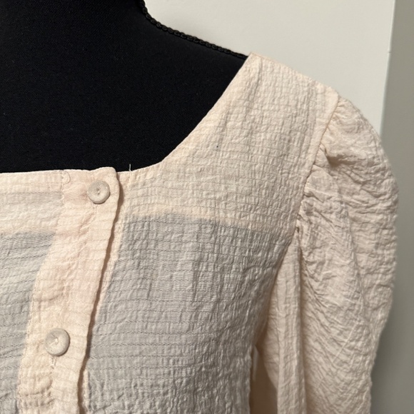 *NASTY GAL* Ivory Asymmetrical Button Down Blouse Size 8 - Picture 3 of 7